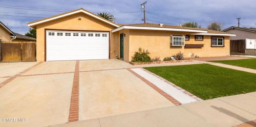 3579 Evans Dr, Simi Valley, CA 93063-3221