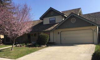 2528 Tracy St, Visalia, CA 93292-1494