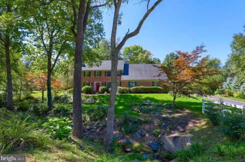 131 Bentley Ln, Lancaster PA  17603-6203 exterior