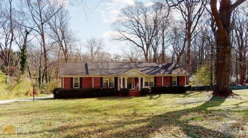 45 Parkview Dr, Commerce, GA 30529-2638