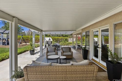 7539 Whitegate Ave, Riverside CA  92506-5455 exterior