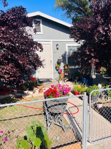 1602 Golden Gate Ave, Stockton, CA 95205-3021