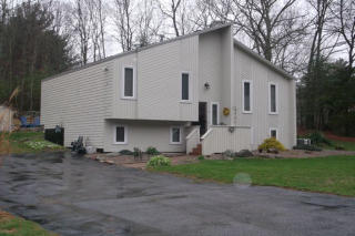 3 Birchwood Ln, Coventry, RI 02816-7903
