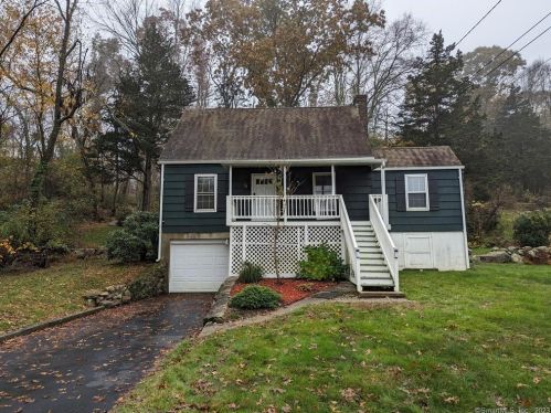 4 Laurel Glen Rd, Quaker Hill CT  06375-1210 exterior