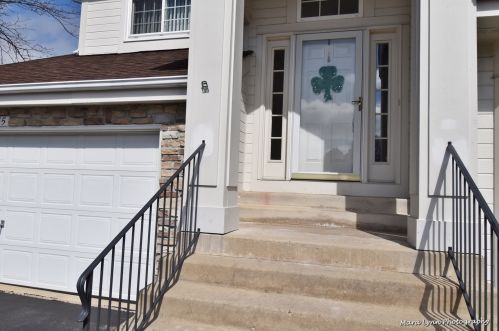 1355 Georgetown Dr, Batavia, IL 60510-7619
