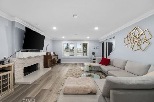 2405 Avalon Ave, Santa Ana CA 92705-7903 exterior