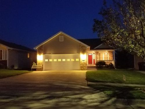 1017 Willow Ave, Tamora, NE 68434-8104