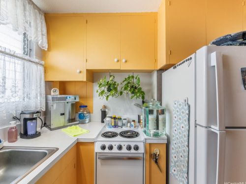 2824 Kihei Pl, Honolulu HI  96816-1310 exterior