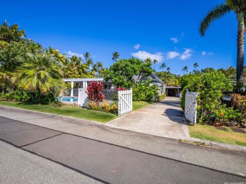 4561 Aukai Ave, Honolulu HI  96816-4948 exterior