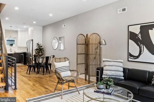 2118 Earp St, Philadelphia, PA 19146-4532