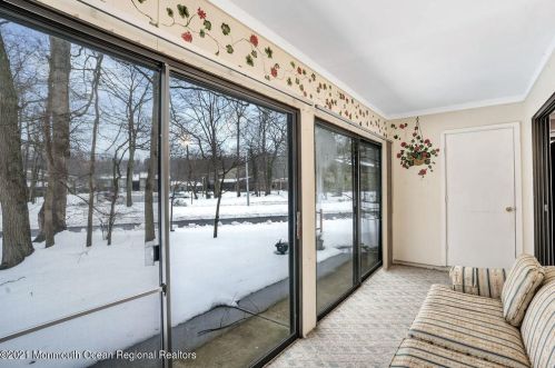 3 Manchester Ct, Tinton Falls NJ 07701-5492 exterior