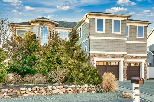 1613 Osprey Ct, Point Pleasant Beach, NJ 08742-4824