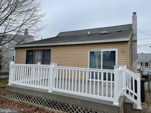 25 Wolf Dr, Trenton, NJ 08610-1117