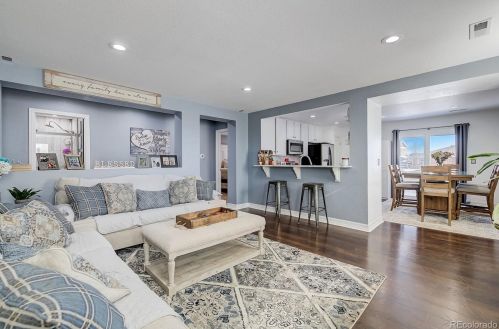 922 Willow Dr, Denver CO  80603-7761 exterior