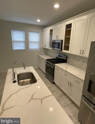 5732 16th St, Philadelphia PA  19141-1702 exterior