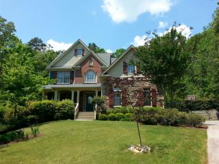 8205 Willow Pt, Gainesville, GA 30506-7939