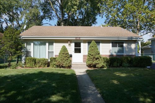616 Terrace St, Villa Park, IL 60181-1909