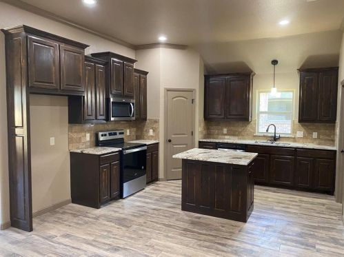 3309 Windcrest Dr, Granbury TX  76049 exterior