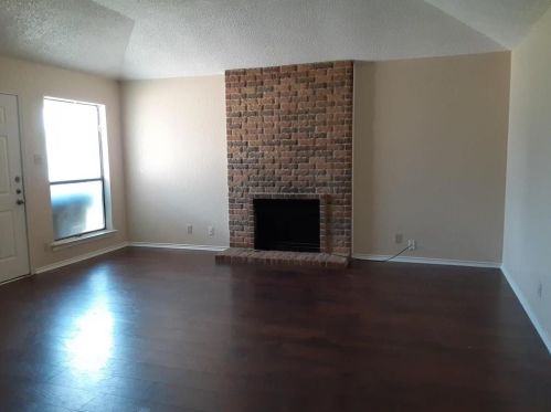 2810 Ridge Crest Dr, Fort Worth TX  76133 exterior