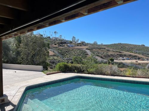 15747 Rancho Viejo Dr, Riverside CA  92506-5822 exterior