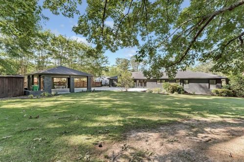 1731 Arrowhead Trl, Atlanta GA  30345-4117 exterior