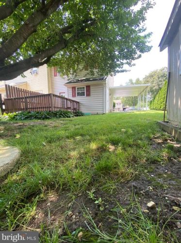 451 Coreopsis Dr, Lancaster PA  17602-1152 exterior