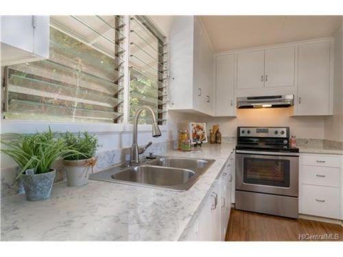 2563 Peter St, Honolulu, HI 96816-2039