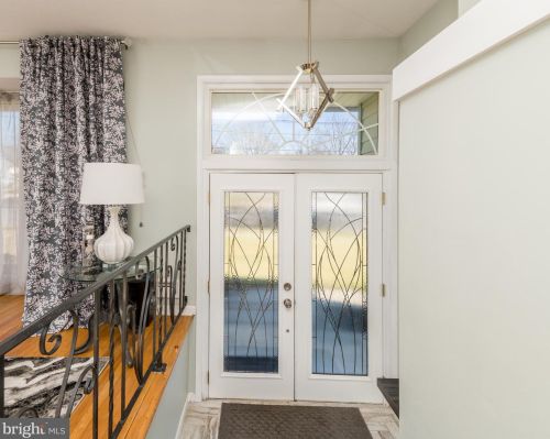 8 Sherbrook Blvd, Somerdale, NJ 08083-2232