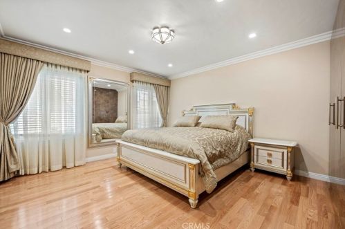 1215 Cordova Ave, Glendale CA  91207-1734 exterior