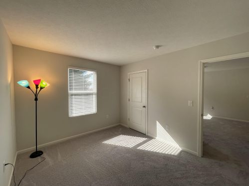 1881 Erika Dr, Springfield OH  45503-5883 exterior