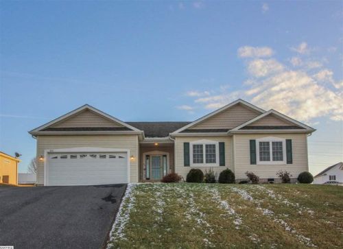 806 Waterton St, Staunton, VA 24401-4093