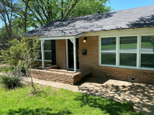 2428 Maryel Dr, Fort Worth TX  76112-4924 exterior