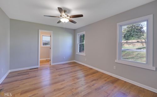 976 Pinehurst Dr, Smyrna GA  30080-4225 exterior