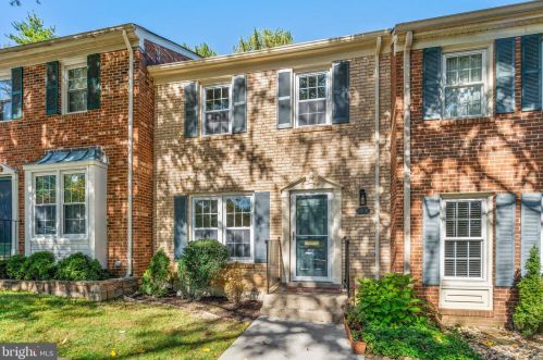 7414 Chummley Ct, Falls Church, VA 22043-2937