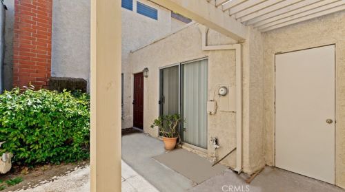 844 Daffodil Dr, Riverside CA  92507-6372 exterior