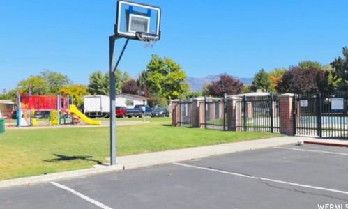 11302 Jordan Meadow Ln, Sandy UT  84070-6735 exterior