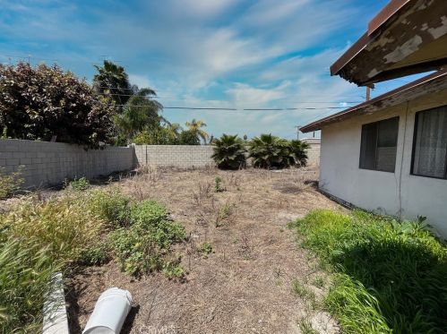 9931 Cris Ave, Anaheim CA  92804-5915 exterior