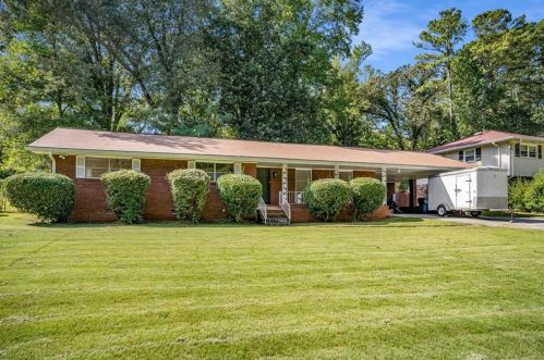 2985 Meadow Lark Dr, Atlanta GA  30344-4033 exterior