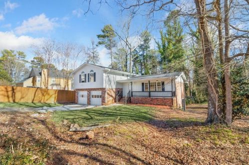 1092 Peggy Mcmillan Dr, Lithonia, GA 30058-6228