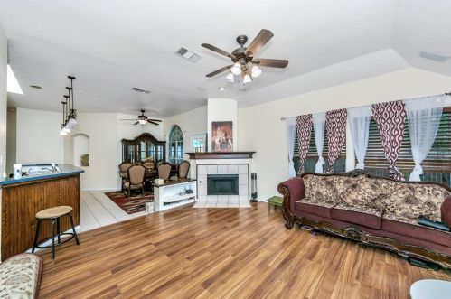 7625 Lawnsberry Dr, Fort Worth TX  76137-4379 exterior