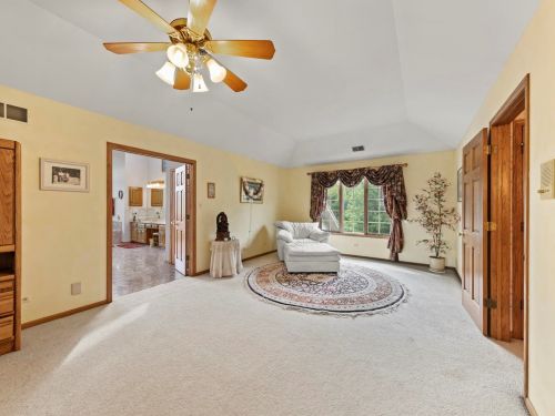 8815 Aintree Ln, Willowbrook IL  60527-8392 exterior