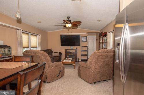 115 Dovefield Dr, Lancaster PA  17603-4687 exterior