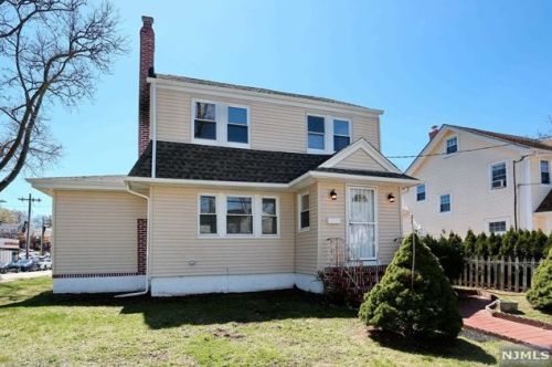 464 Beverly Rd, Teaneck, NJ 07666-2520