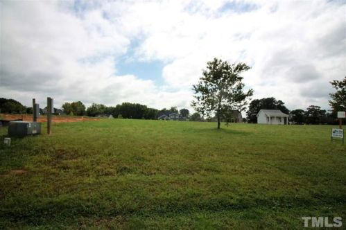 2628 Winter Storm Rd, Zebulon, NC 27597-7359