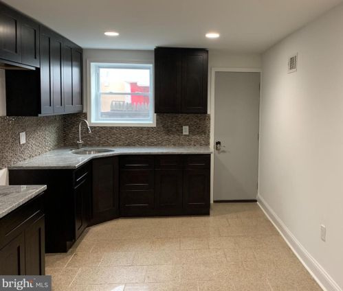 906 Cantrell St, Philadelphia PA  19148-3118 exterior