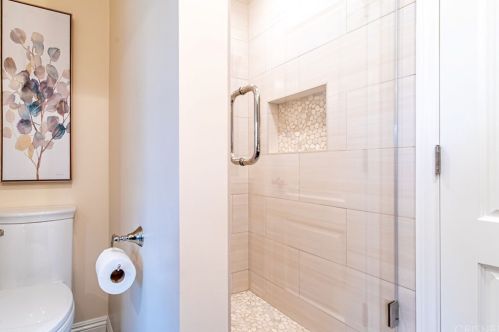 2010 Buckingham Pl, Glendale CA  91206-1401 exterior