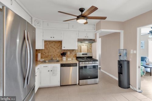 268 Clamer Rd, Trenton NJ 08628-3202 exterior