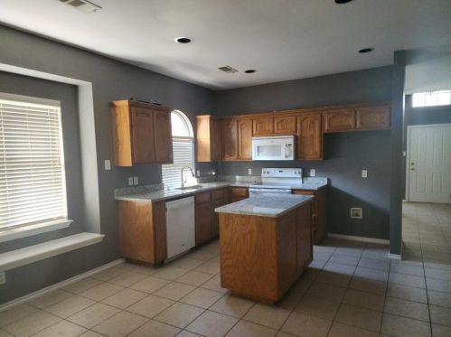 10624 Big Oak Dr, Fort Worth TX  76131-3931 exterior