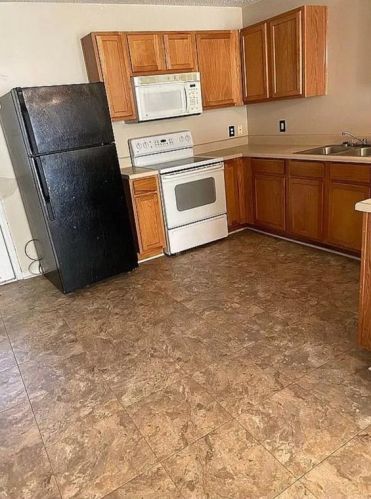 131 Evergreen Dr, Jackson, GA 30233-1976