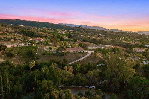 39386 Chaparral Dr, Temecula CA  92592-8822 exterior